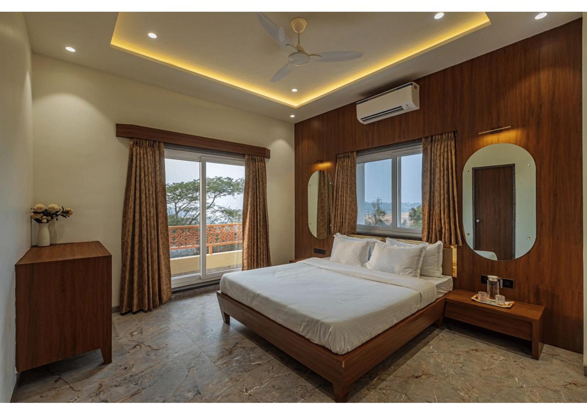 Mountain Glory 8Bhk By Tensorstays, Pool & Theater Igatpuri Exterior photo